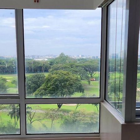 Enjoy Bgc Sunset And Golf Course View 2 Bedroom Loft With 100Mbps Internet Connection マニラ市 エクステリア 写真